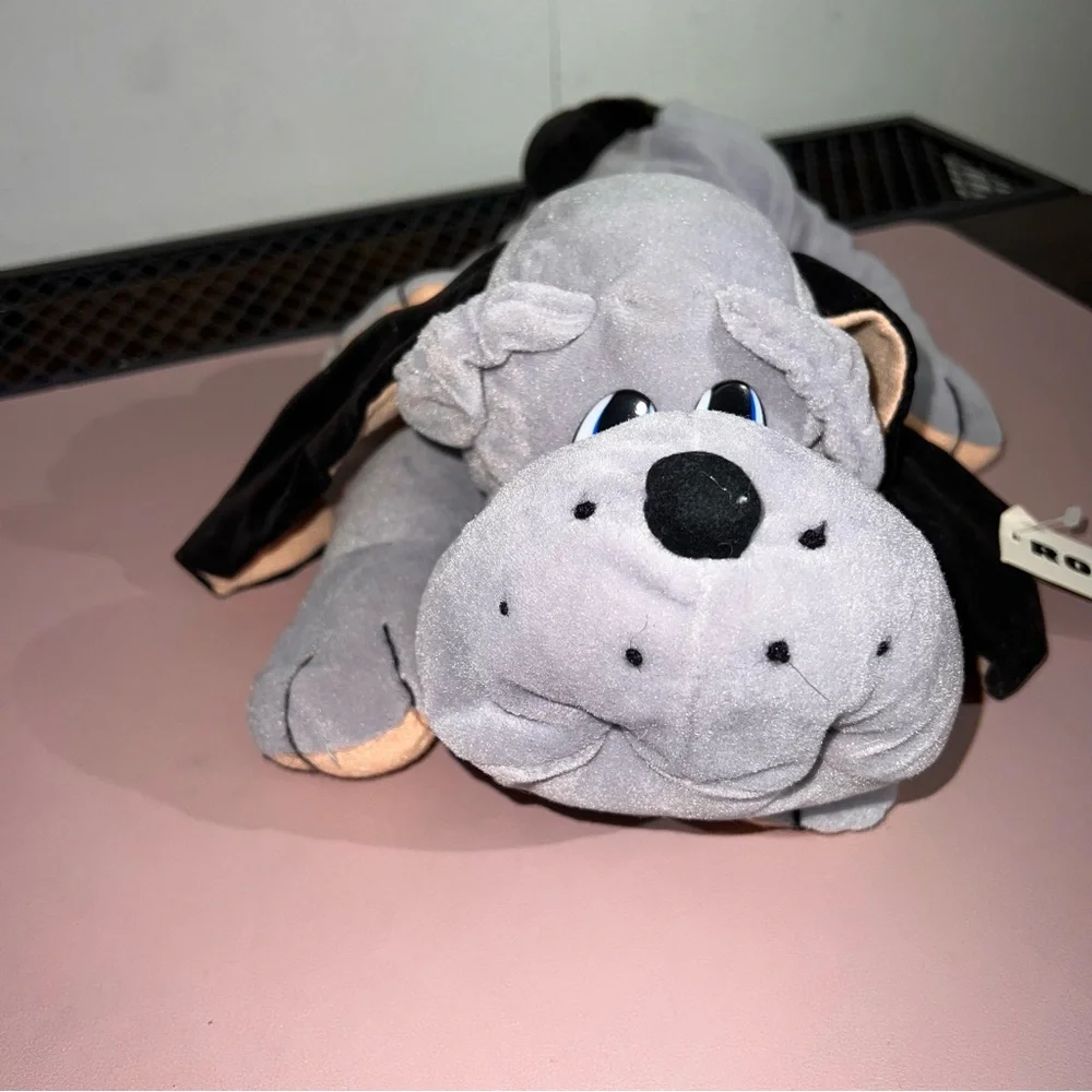 Vintage Pound Puppy 1980’s Gray With Black Tail Blue Eyes Romitex W/ Tag 13”‎